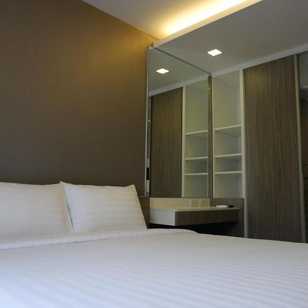 18 Residence Bangkok Esterno foto