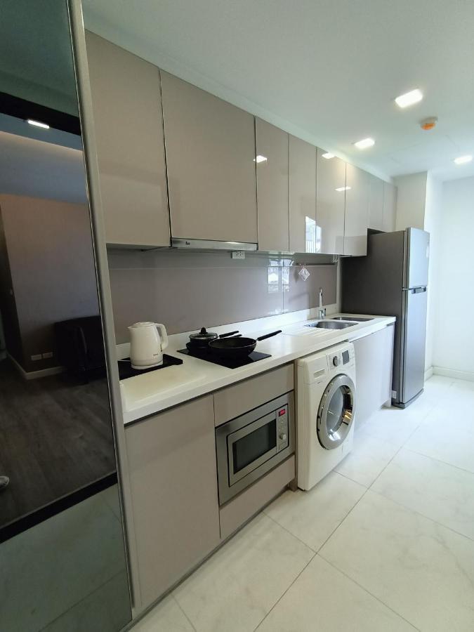 18 Residence Bangkok Esterno foto