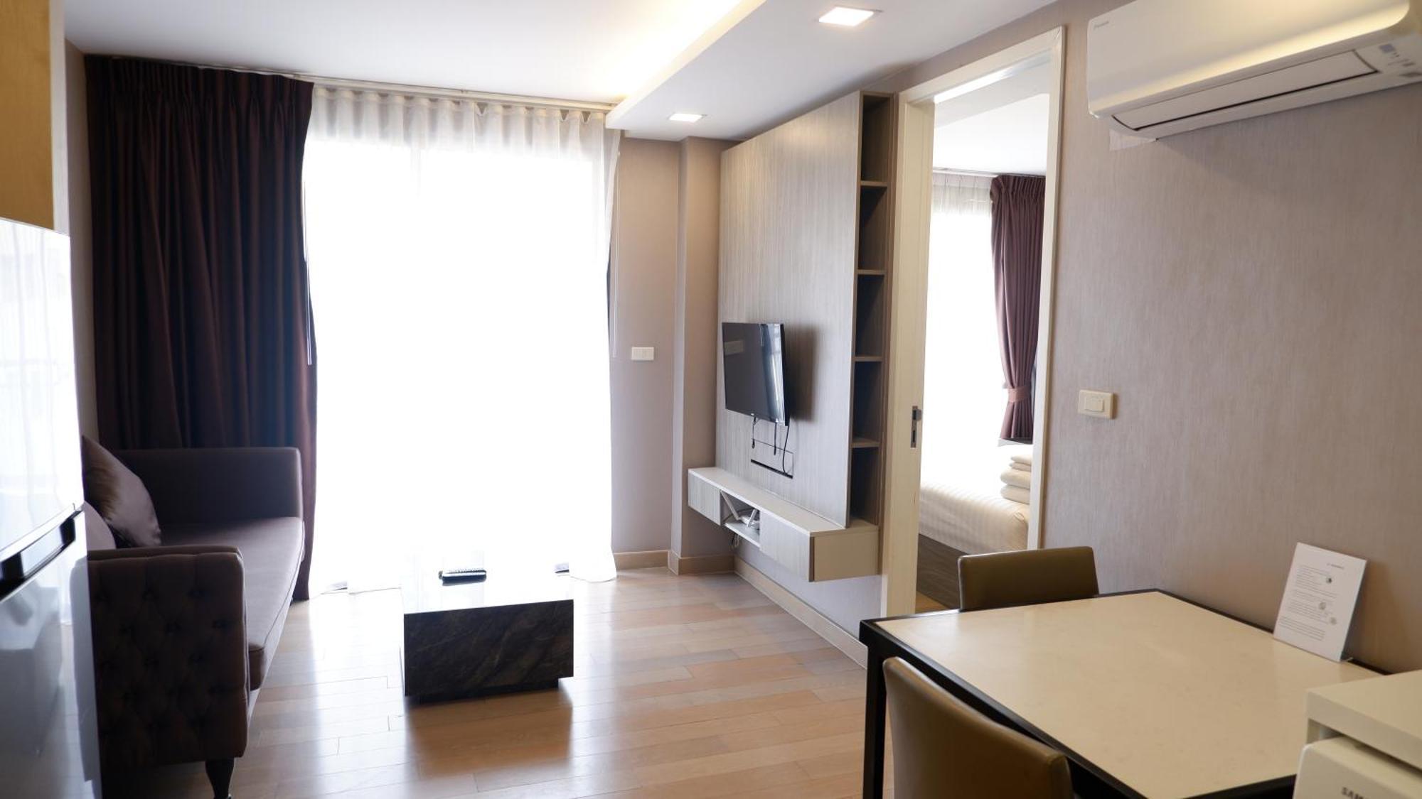 18 Residence Bangkok Esterno foto