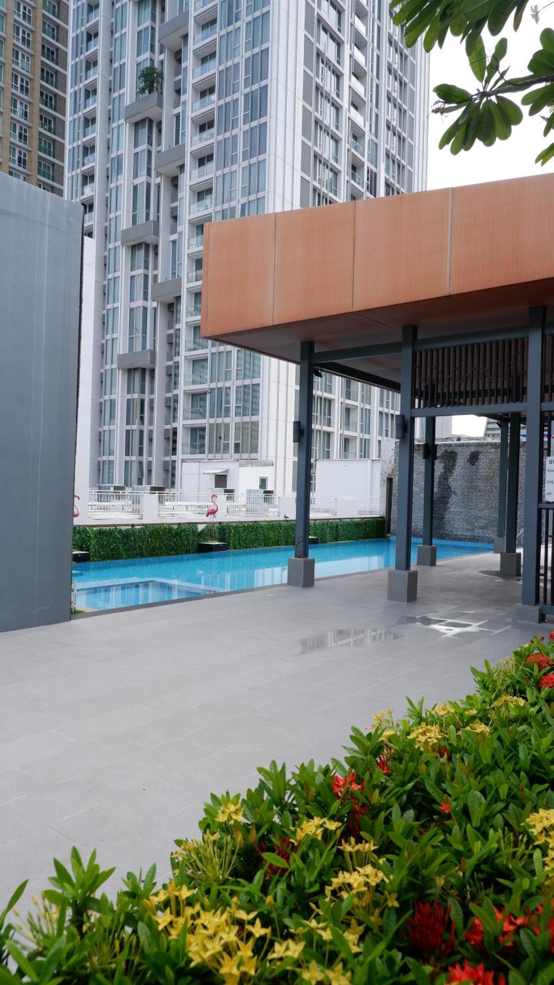 18 Residence Bangkok Esterno foto